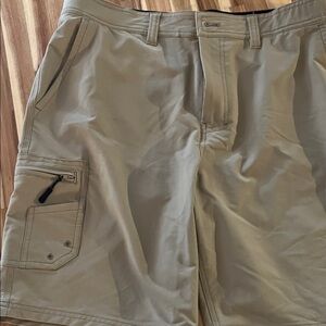 Realtree Khaki Fishing Cargo Shorts Size M